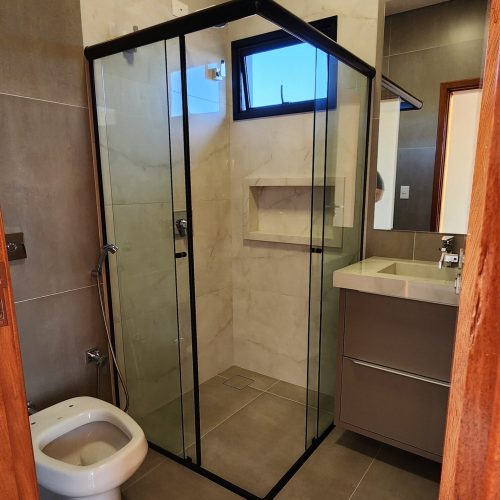 Banheiro comodo piso superior