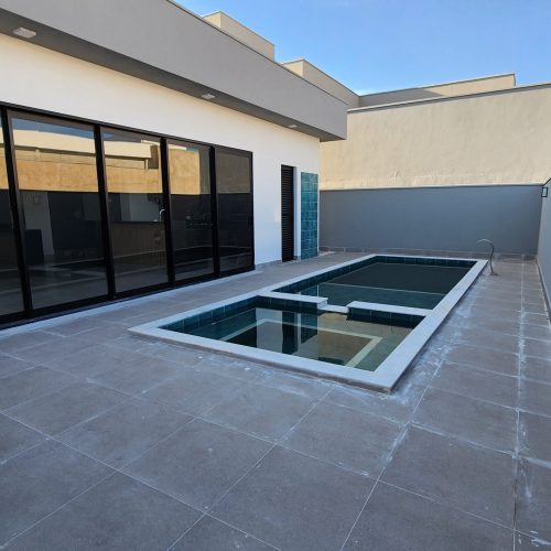 Piscina Porta Fechada